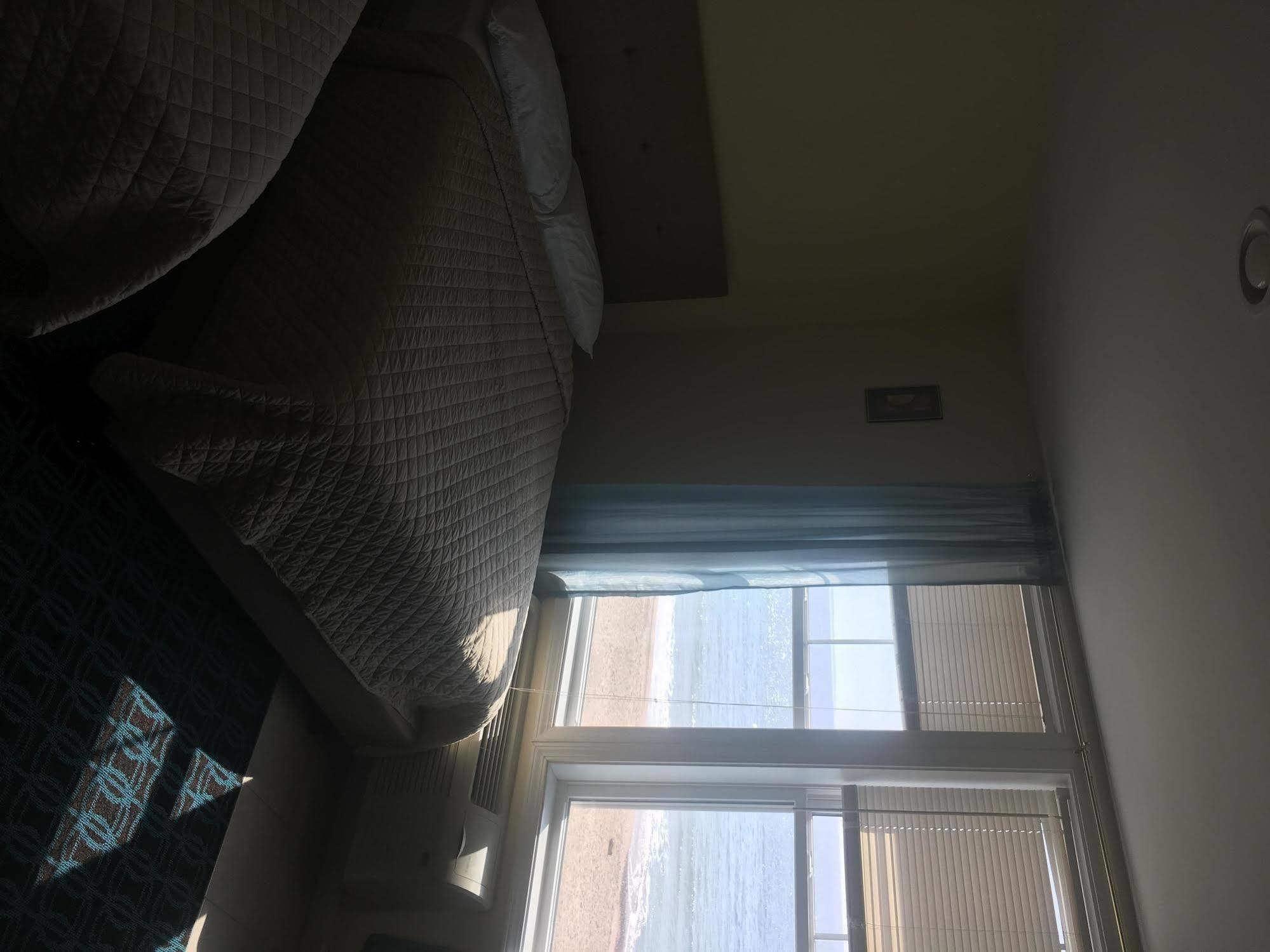 Misquamicut Beach Front Inn Westerly Ngoại thất bức ảnh